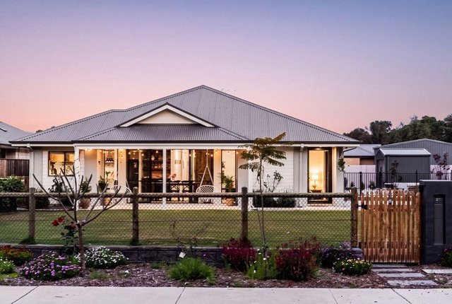 21 Balmain Way, WA 6069