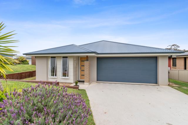 2 Courtenay Crescent, NSW 2536