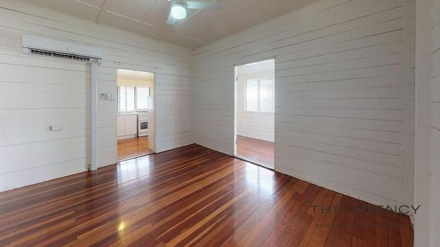 2/281 Campbell Street, QLD 4700