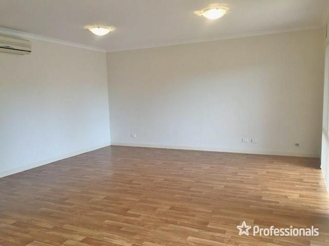 1/122 Morrison Road, WA 6056