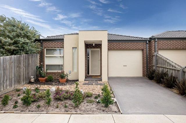 2/27 Red Robin Road, VIC 3029