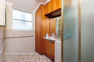 Flat Bathroom (2015-02-18)