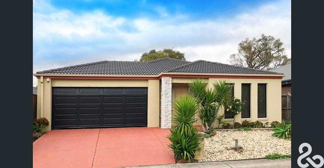 8 Clarence Way, VIC 3752
