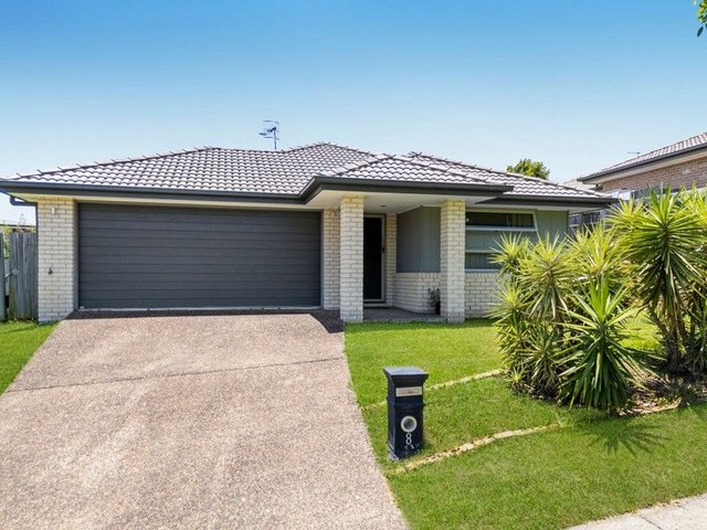 8 Oakwood Street, QLD 4209