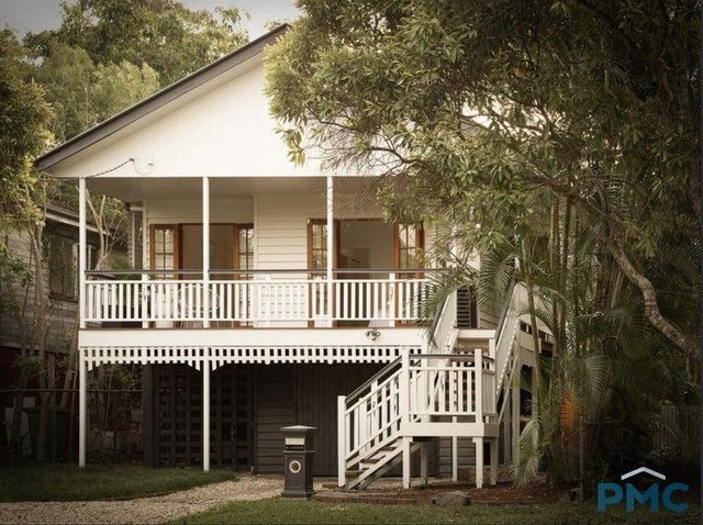 33 Essex Street, QLD 4068