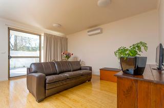 Lounge Room (2012-08-24)