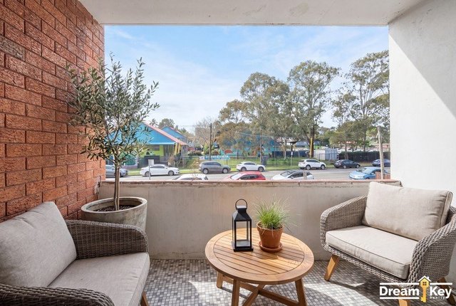 2/40-42 Hampden Road,, NSW 2195