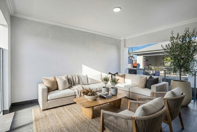 8/13 Belcastro Way, WA 6065