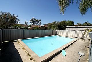 Pool (2010-10-22)