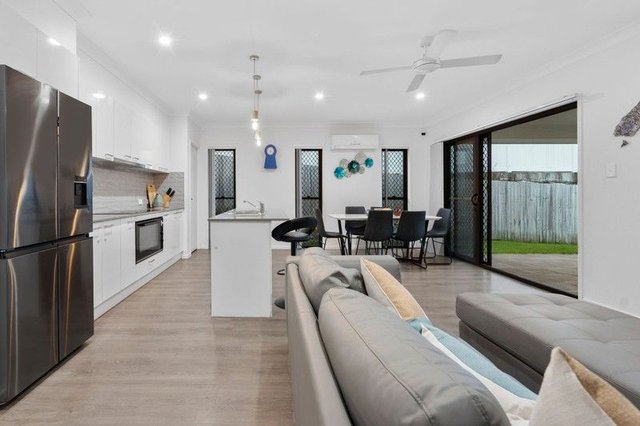 13 Frogmouth Street, QLD 4209