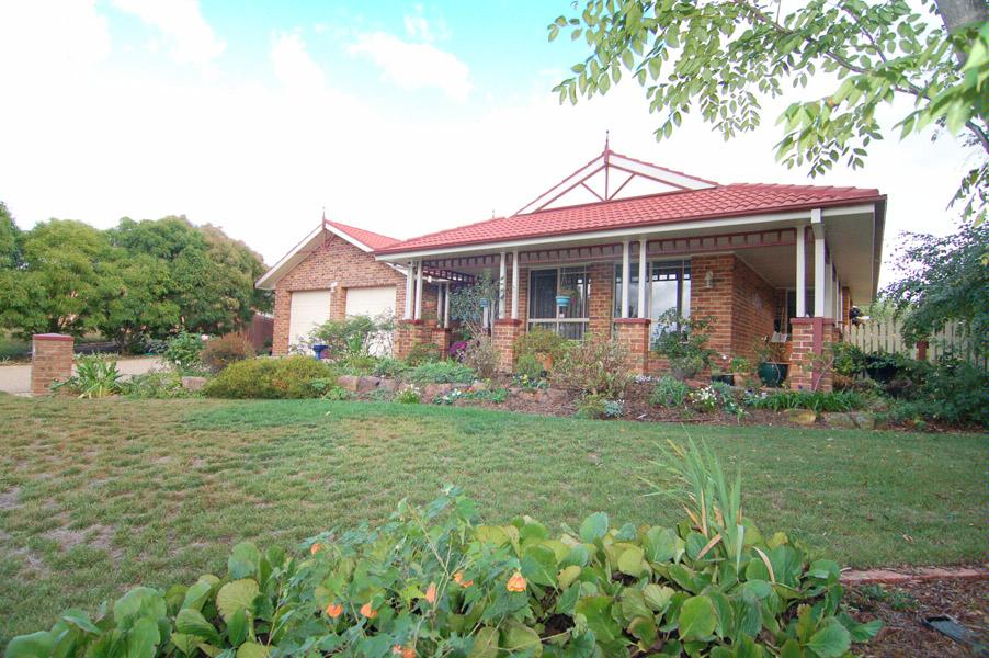 11 Tiptree Crescent, Palmerston ACT 2913 Allhomes