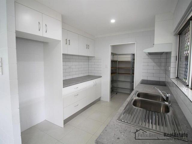 2/12 Pepperina Street, QLD 4870