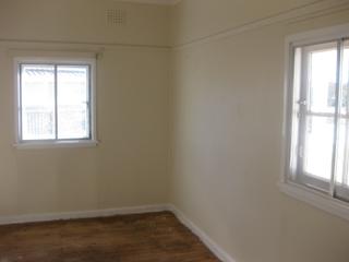 Bedroom 1 (2013-07-30)