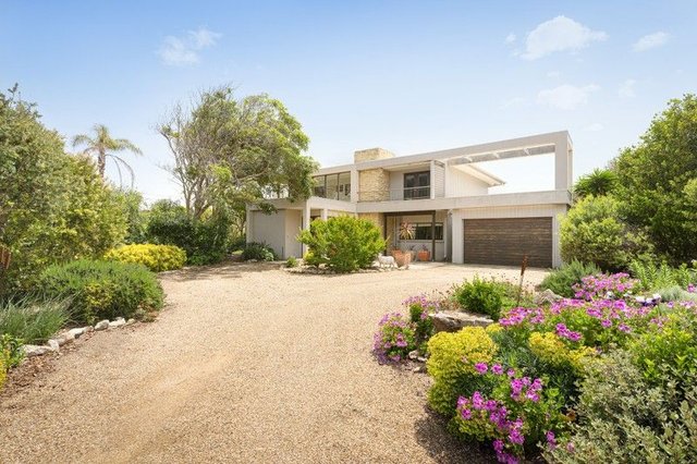 12 Julia Grove, VIC 3943