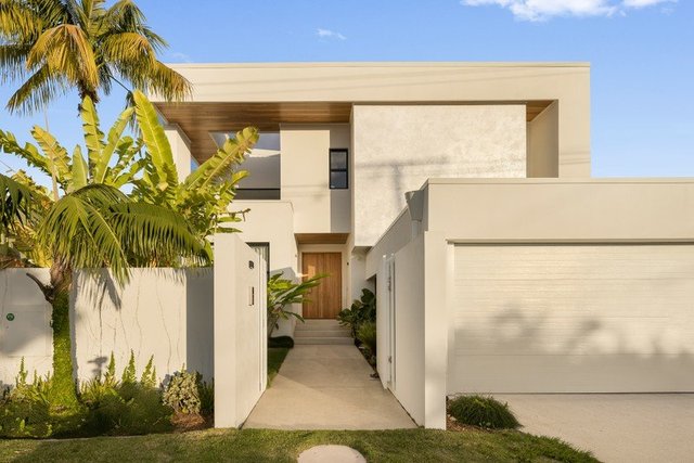 56 Surfers Avenue, QLD 4218
