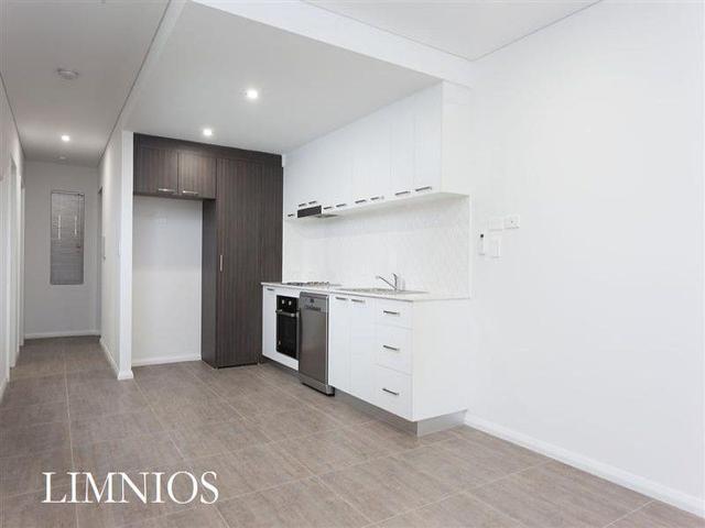 4/3 Rochester Way, WA 6061