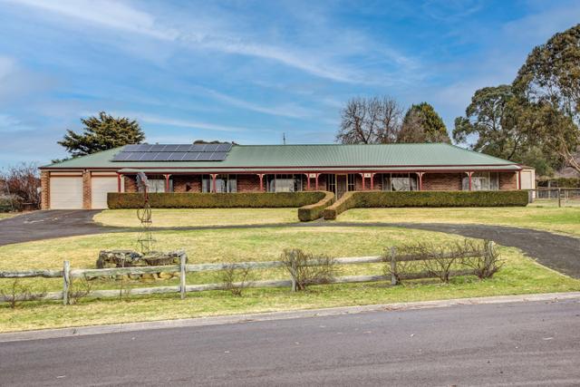6 Hampton Court, NSW 2577