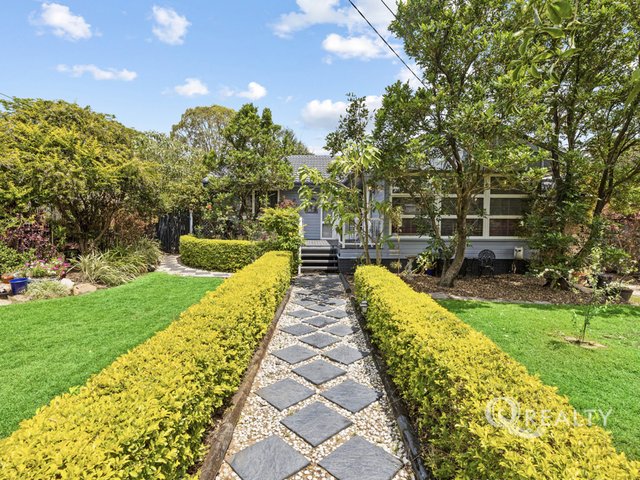 8 Sandeman Street, QLD 4110