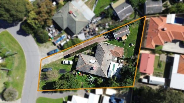 13 Carleton Crescent, WA 6058