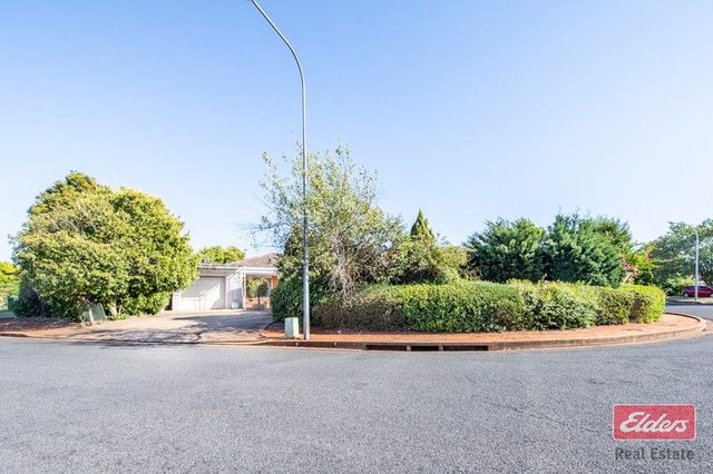 9 Hazelwood Drive, NSW 2830