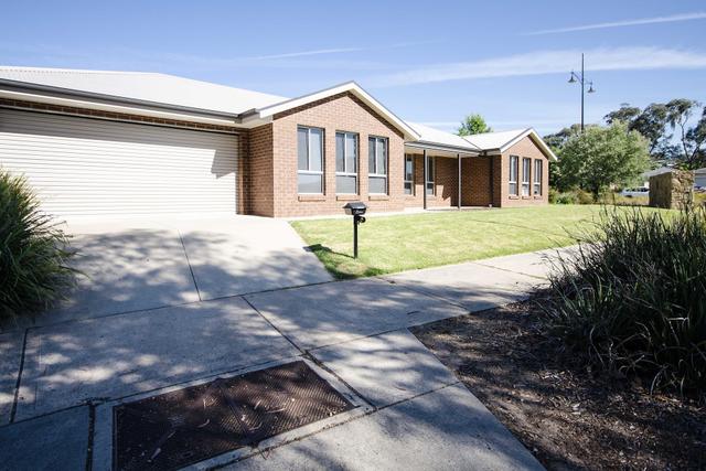 2 Victoria Cross Parade, VIC 3690