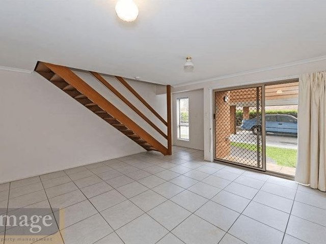 4/6 Manila St, QLD 4207