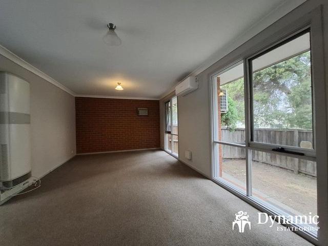 2/35 Cambro Road, VIC 3168