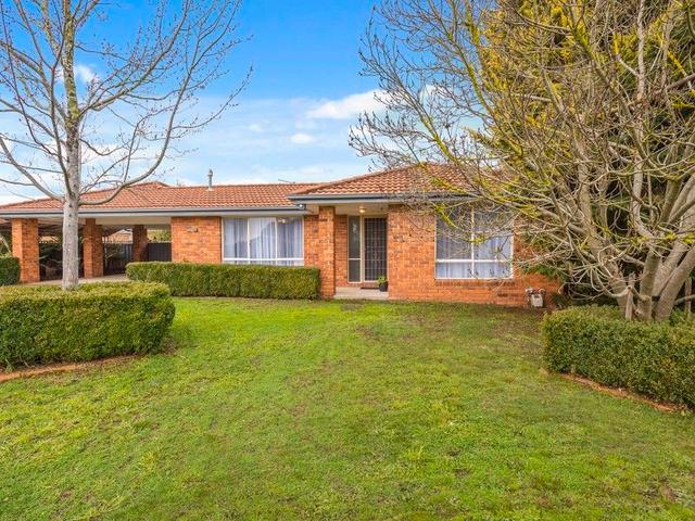 11 Castles Crescent, VIC 3444