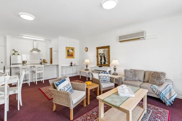 14/11 Regal Place, WA 6004