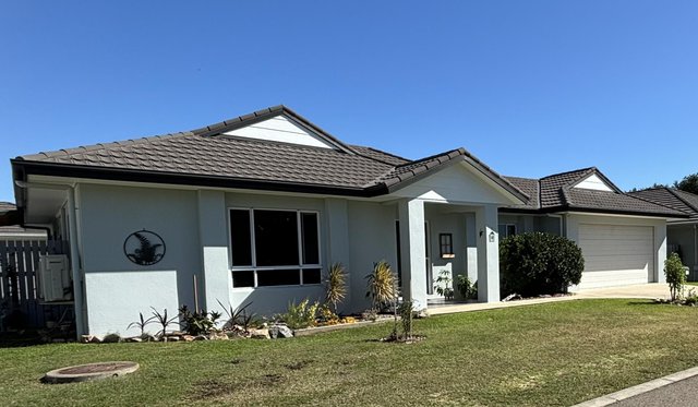 12 Seabreeze Crescent, QLD 4805