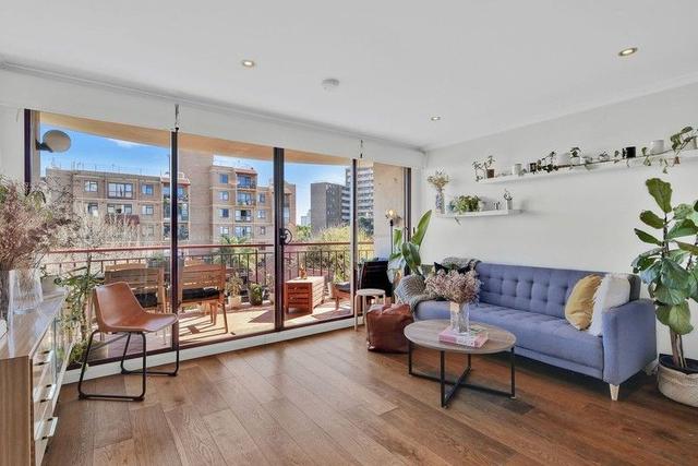 709/508 Riley Street, NSW 2010