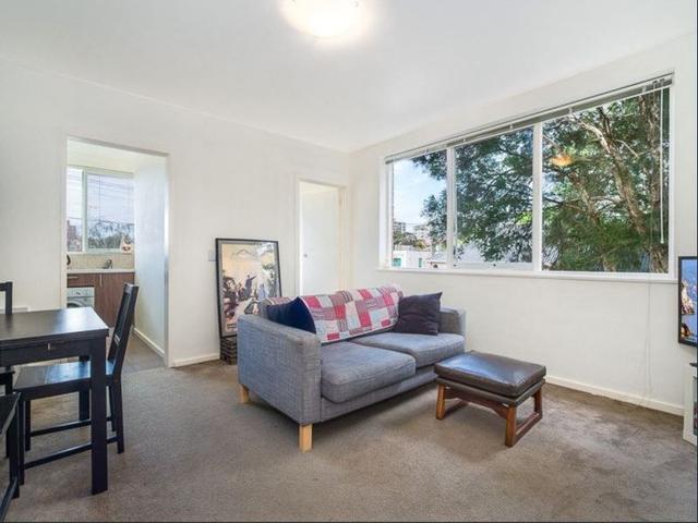 3/2 May Grove, VIC 3141