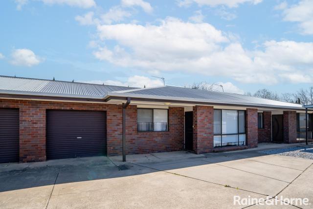 2/11 Lampe Avenue, NSW 2650