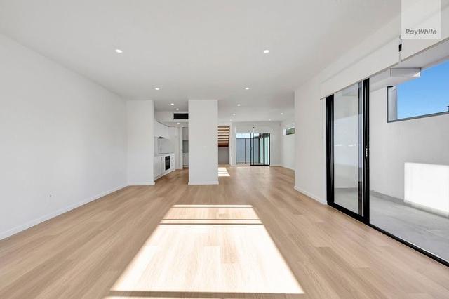 2/55 Melville Road, VIC 3055