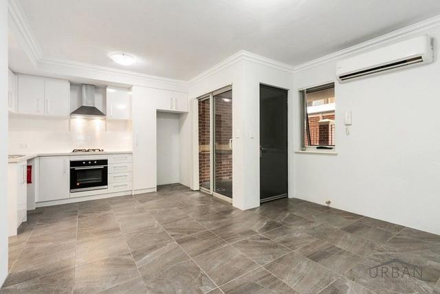 4/11 McMillan St, WA 6100