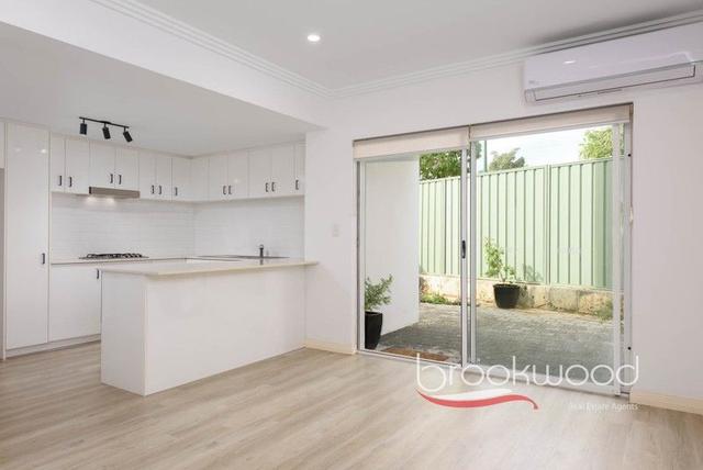 4/4 Mellar Court, WA 6056