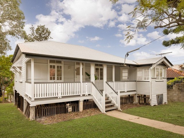 32 Sixth Avenue, QLD 4065