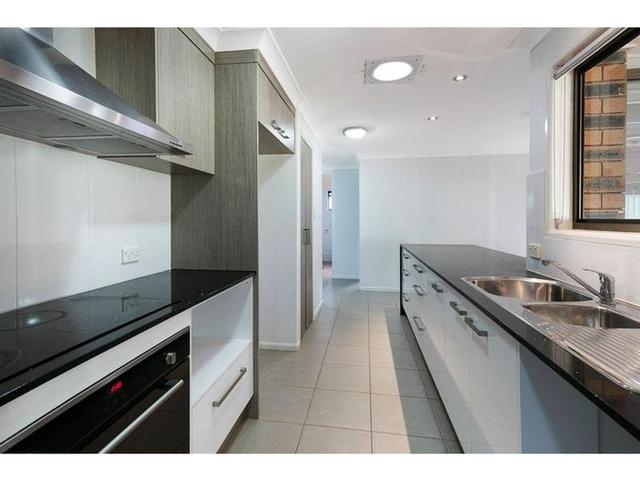 11 Moana Cr, QLD 4159