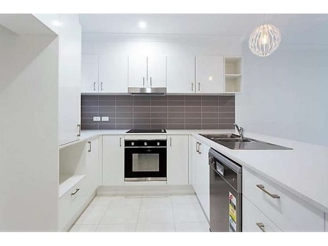 Unit 1/4-6 Regina Ave, QLD 4511