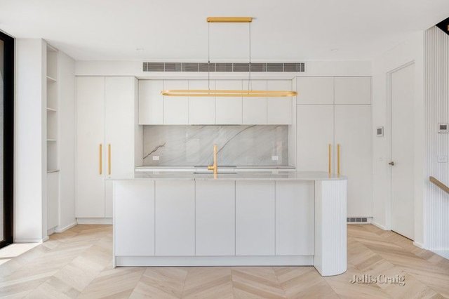 2 Truscott Street, VIC 3057