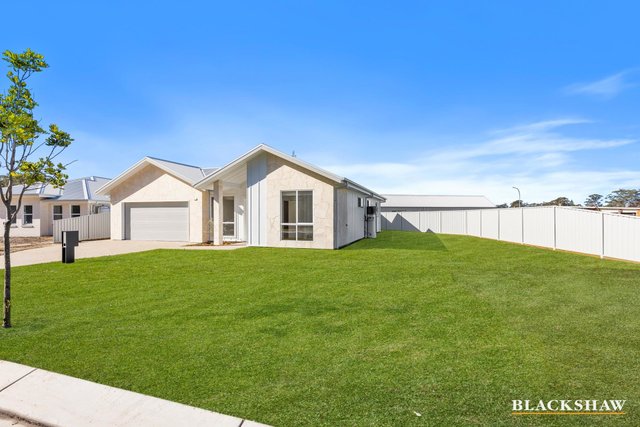 8 Bangalay Way, NSW 2537