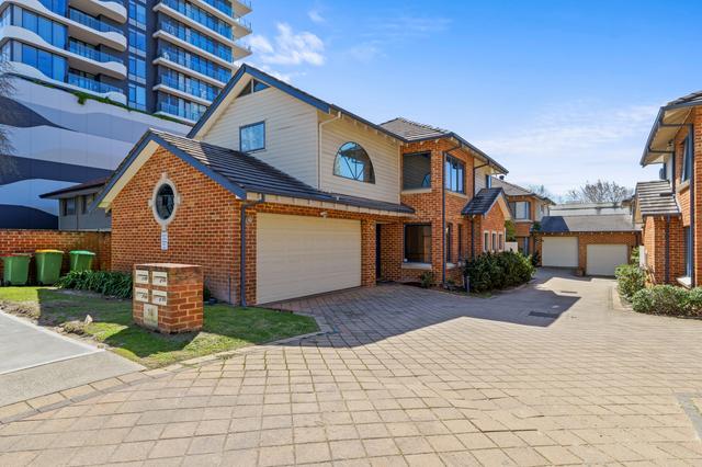 1/16 Kintail Road, WA 6153