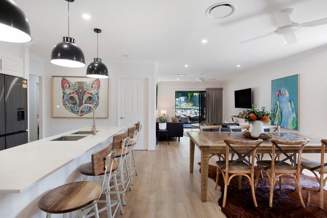 11 Green Court, QLD 4227