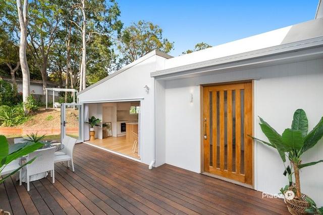4 Nealdon Street, QLD 4121