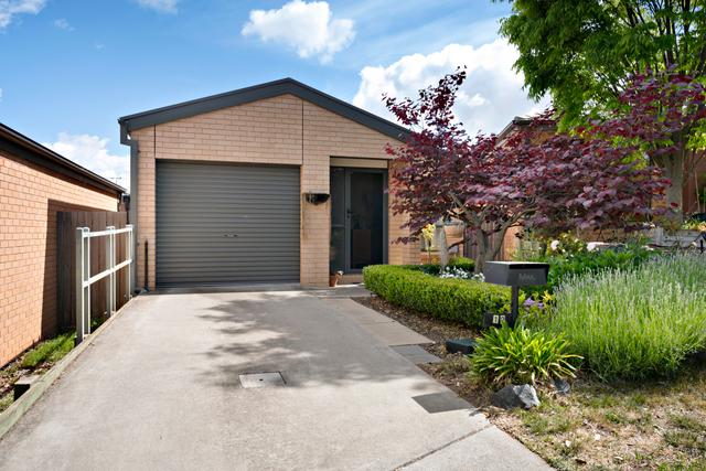 12 Whitmore Crescent, ACT 2602