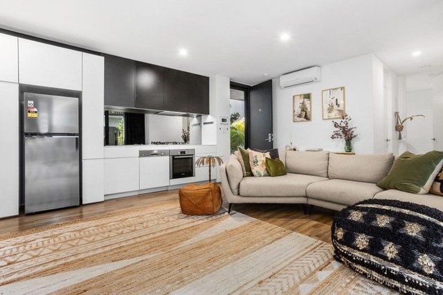 4/402 Carrington Street, WA 6163