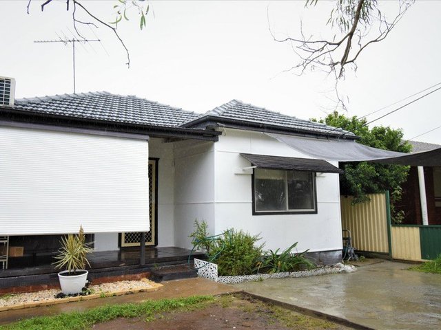15 Robertson Road, NSW 2162