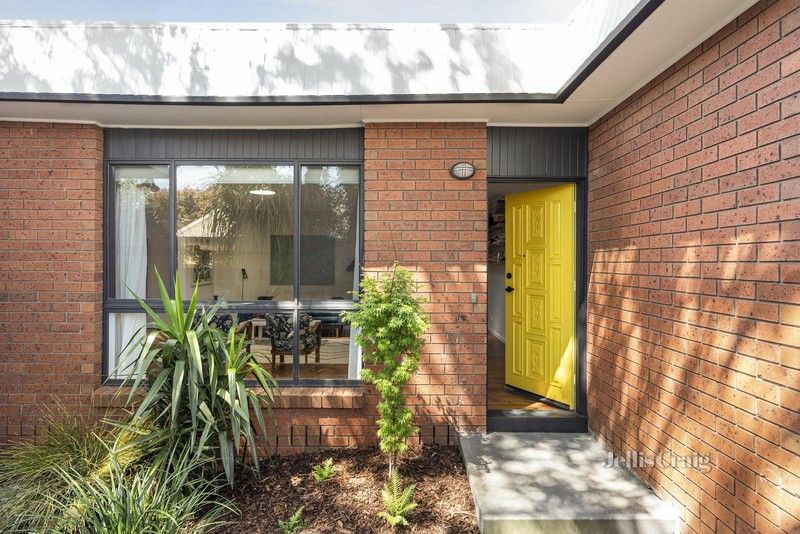 https://images.allhomes.com.au/property/photo/d31cfcb26205fa5a98d002e755fa9350_hd.jpg