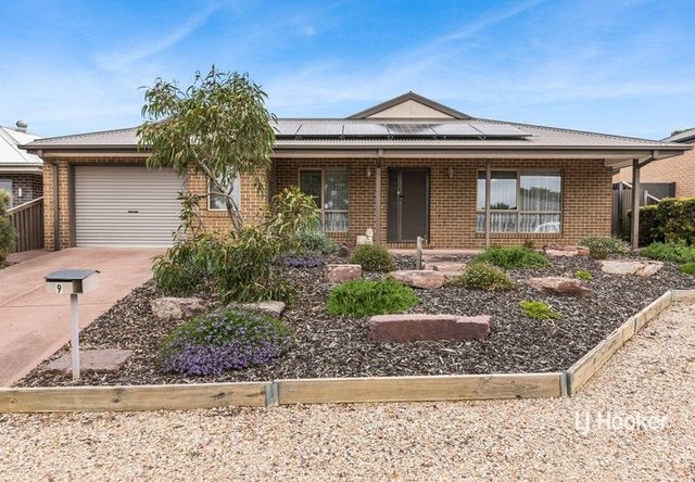 9 Yattarna Court, VIC 3658