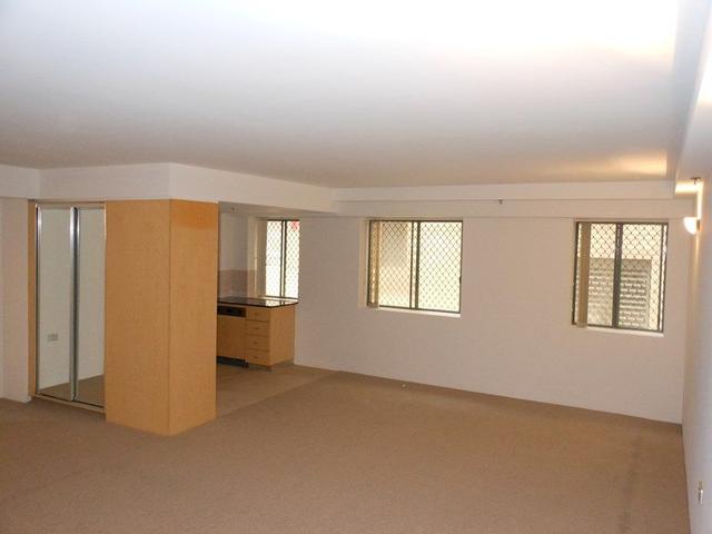 303/172-190 Riley Street, NSW 2010